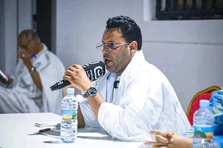 حزب الإنصاف ينفي تأجيل أنشطته السياسية ويؤكد استمرار برنامجه الميداني