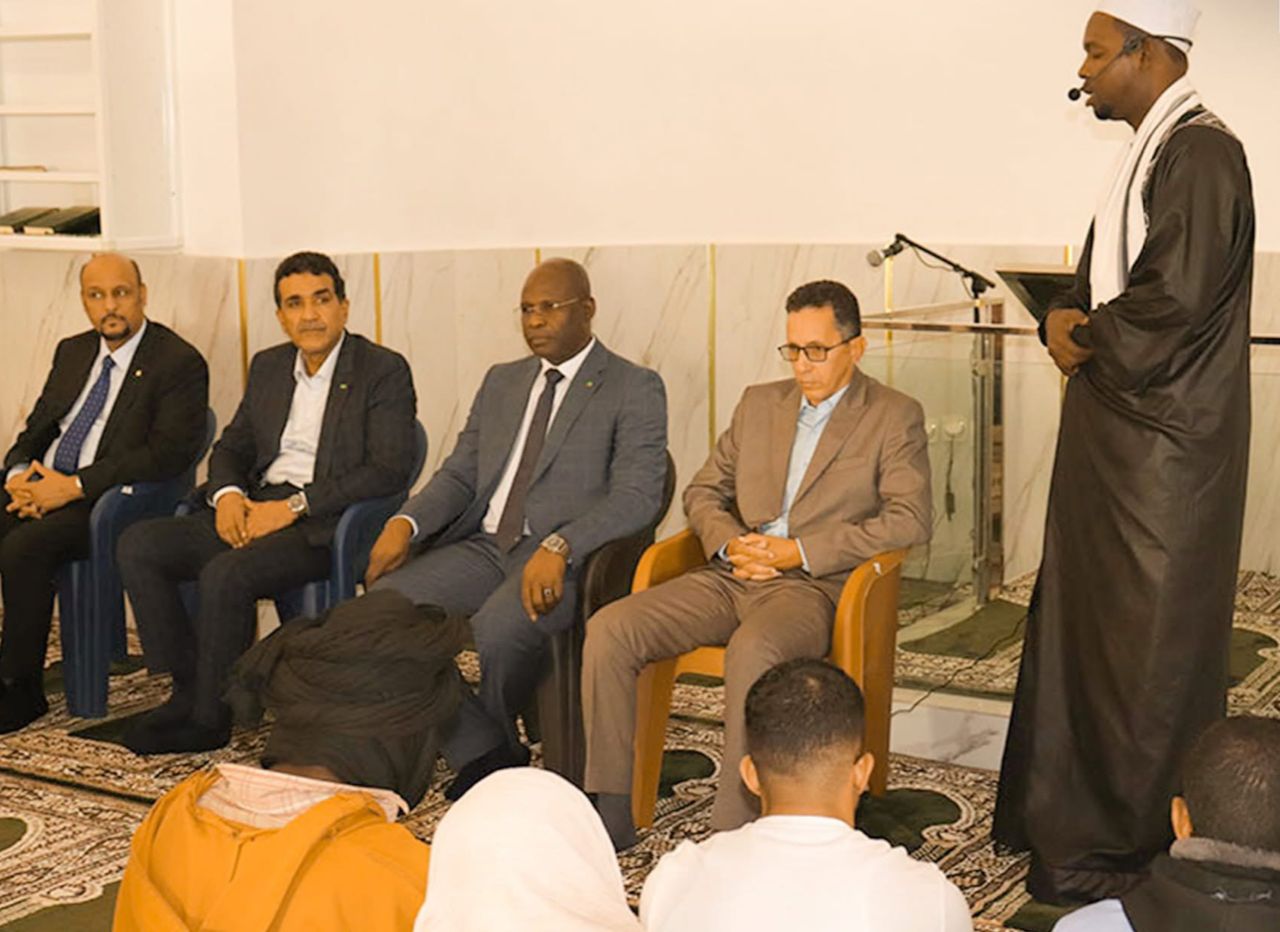 الحكومة: نعمل على تحسين أوضاع الأئمة المادية والمعنوية