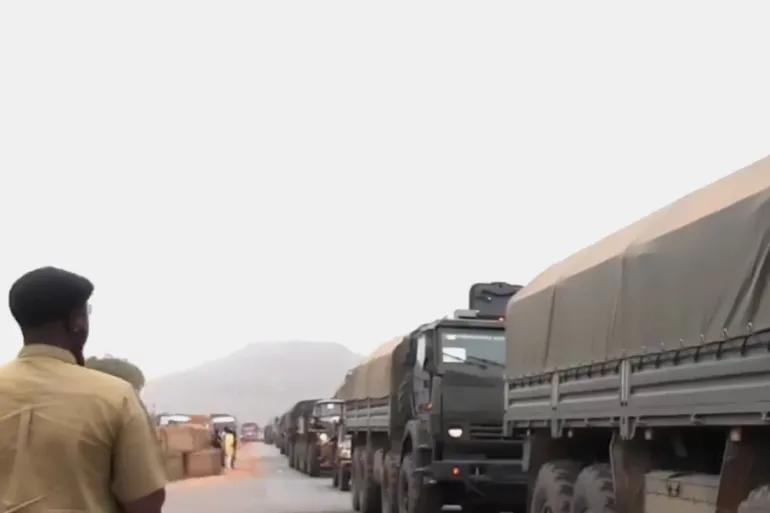شملت معدات عسكرية وناقلات جند مدرعة.. روسيا تعزز وجودها في مالي