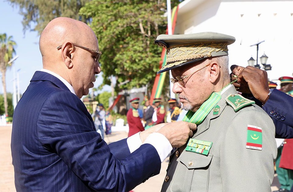 الرئيس الموريتاني يوشح 70 شخصية من بينها 25 عسكري وأحد قيادات حركة النهضة