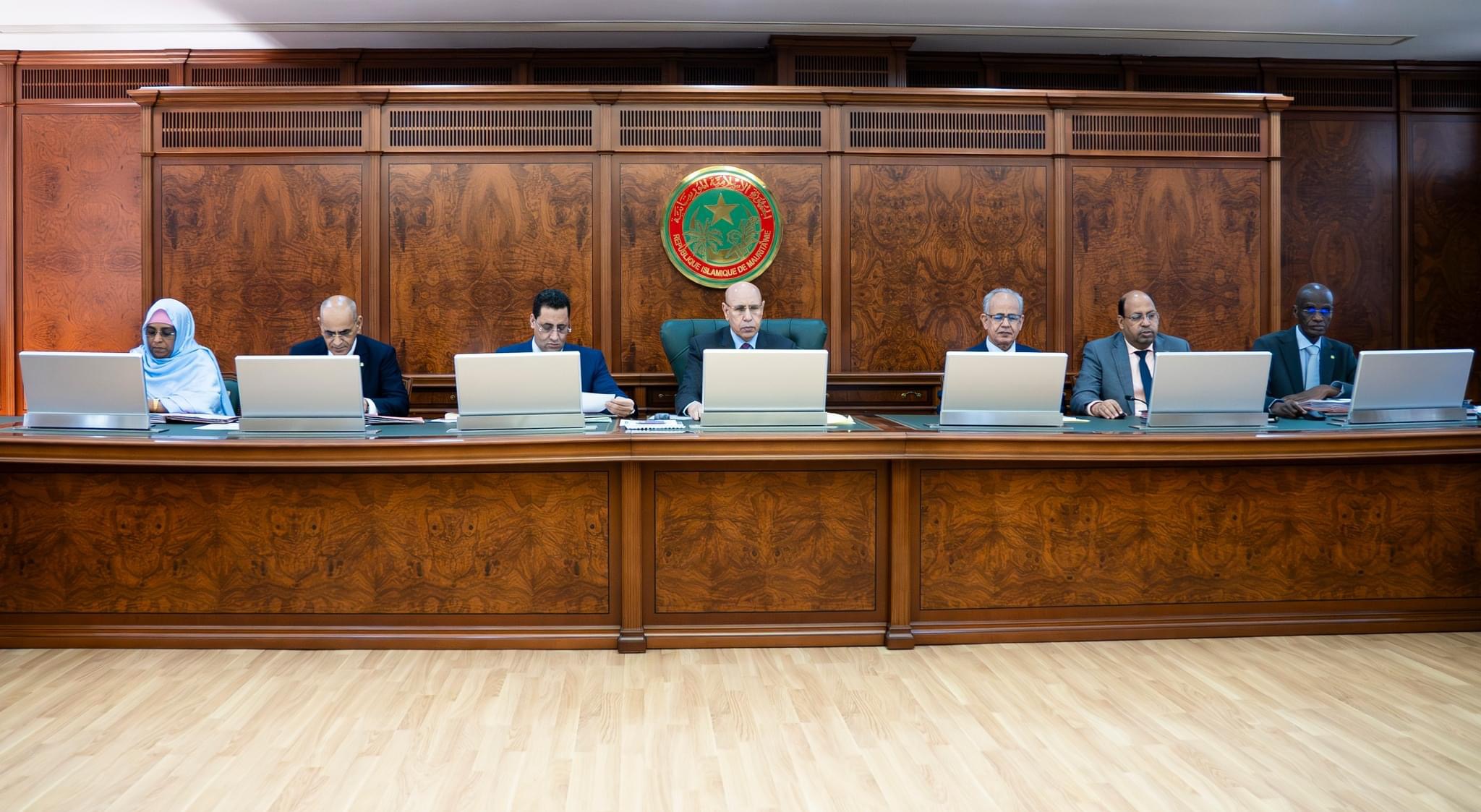 مجلس الوزراء يصادق على مشروع قانون حول التعاون بين وزارة التحول الرقمي وسلطة التنظيم