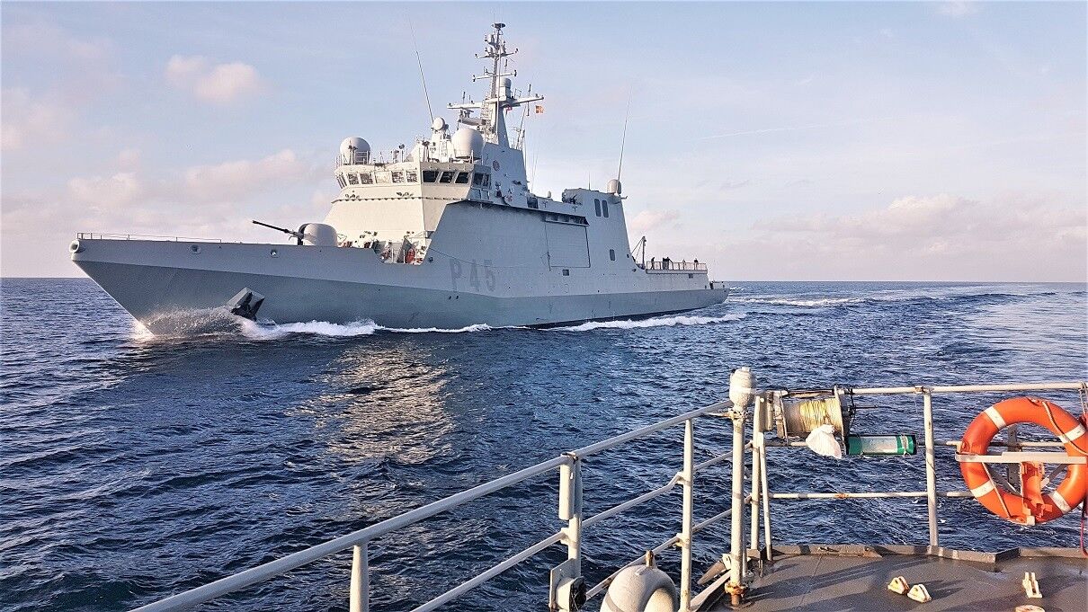 نواذيبو: رسو السفينة الحربية الإسبانية AUDAZ P-45