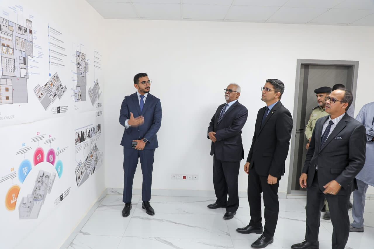 نواكشوط: وزير تمكين الشباب يتفقد "شباك ريادة الأعمال" قيد الإنشاء