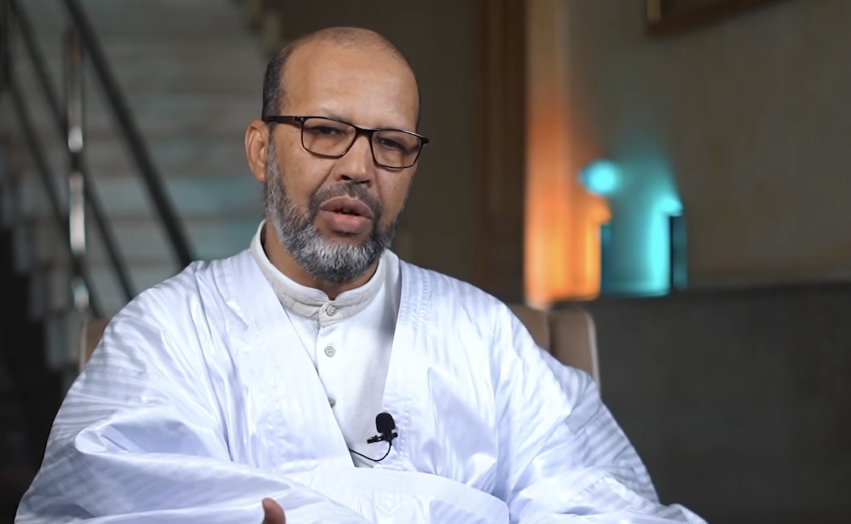 محمد غلام.. مستشار لمرشح الأغلبية الغزواني وعضو حزب المرشح المعارض حمادي