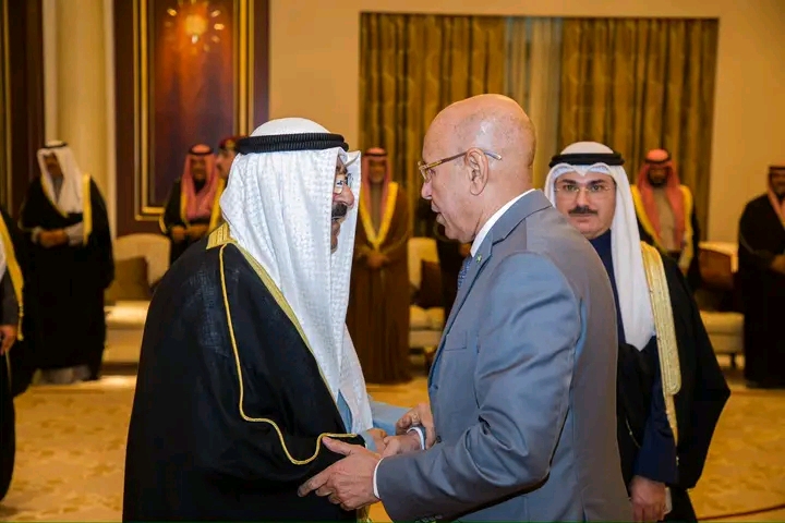 الكويت: ولد الغزواني يعزي في وفاة أمير الكويت الشيخ نواف الأحمد الجابر الصباح