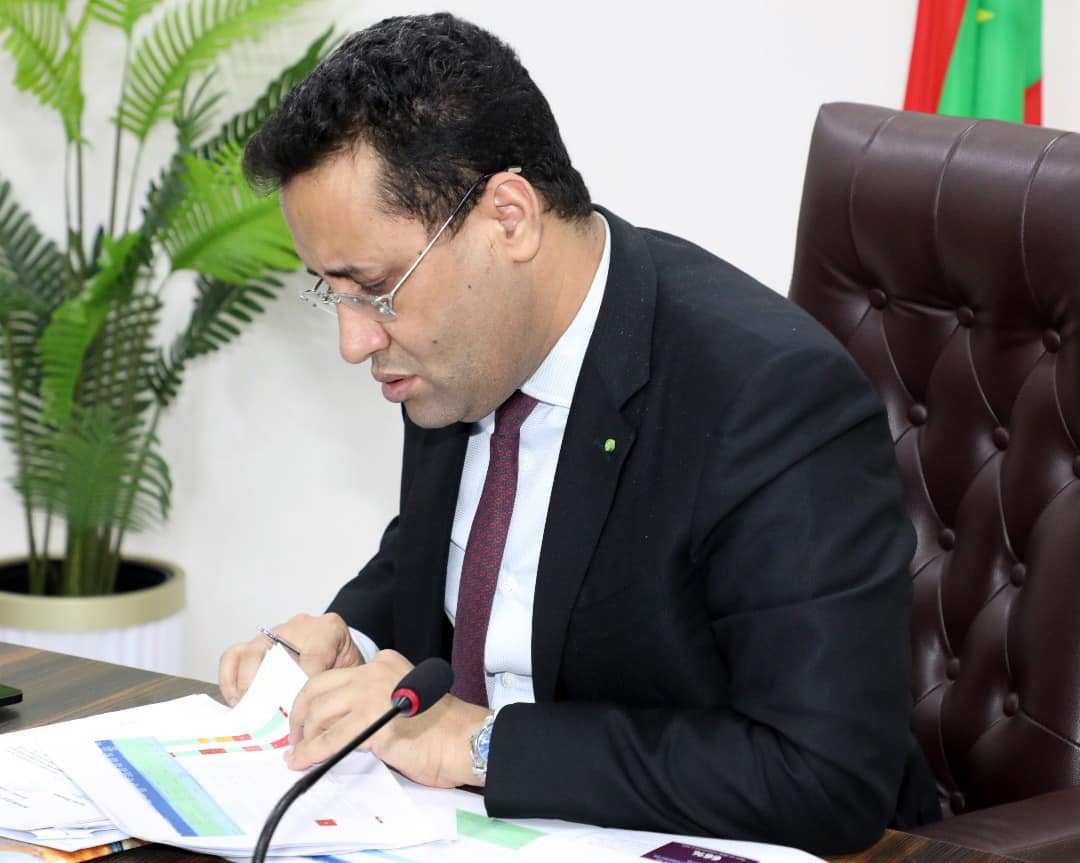 الوزير الأول يعلن مشاريع مائية جديدة لتزويد 165 قرية ومدن الجنوب بالمياه