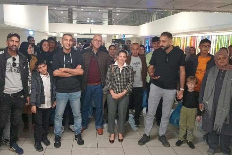 جنوب إفريقيا تسمح بدخول 153 فلسطينيا إلى البلاد