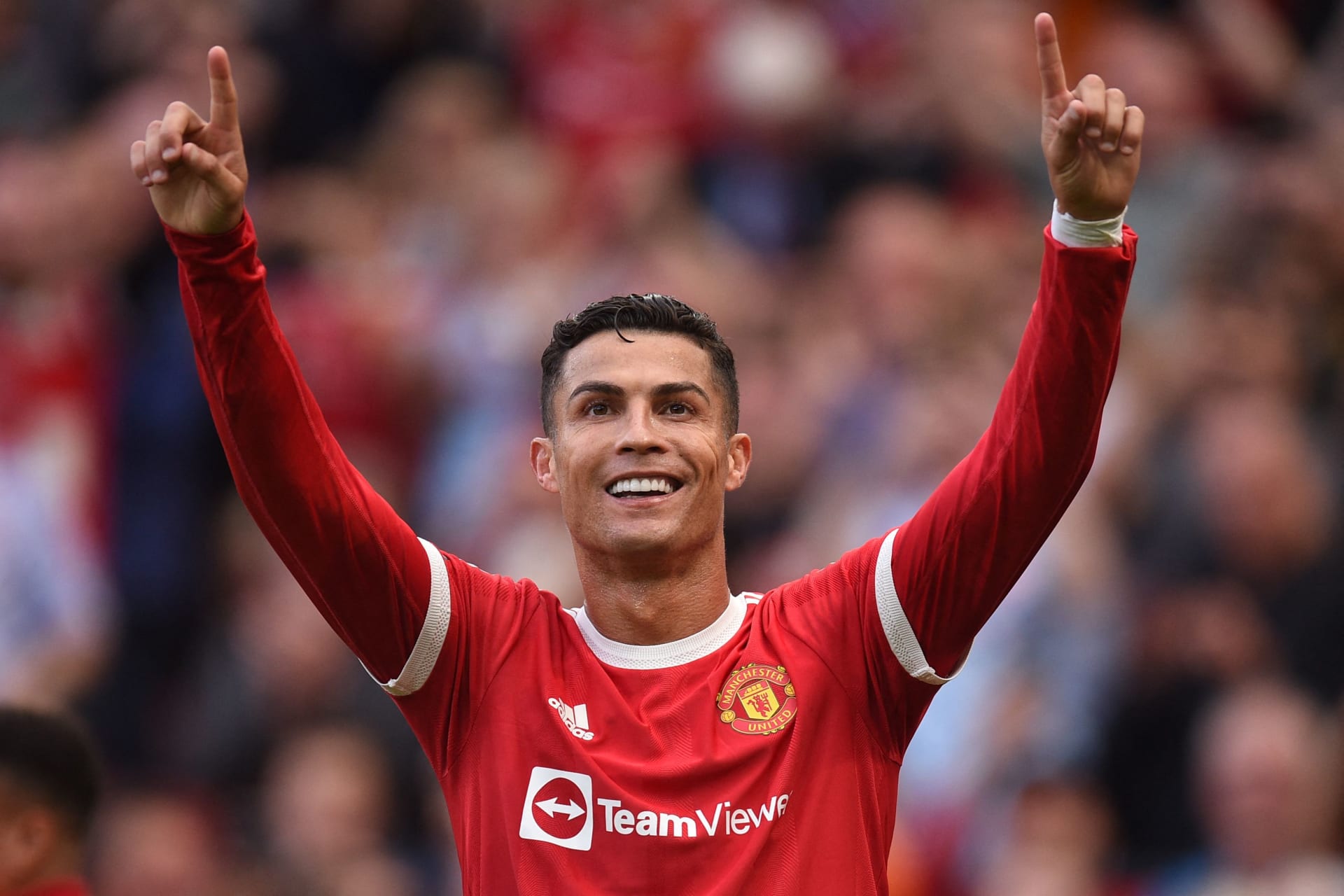 كـريستيانو رونالدو يفوز بجائزة أفضل لاعب في الدوري الإنجليزي