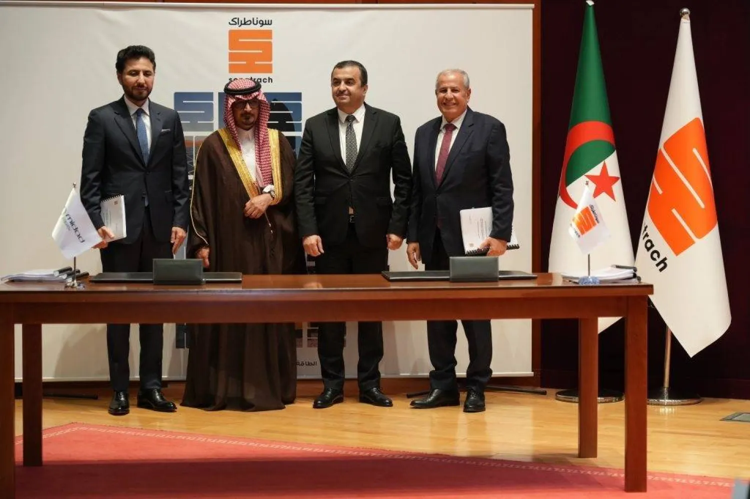 الجزائر والسعودية تُوقعان اتفاقية للتنقيب عن النفط والغاز بقيمة 5.4 مليار دولار