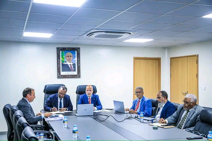 ولد أييه يبحث مع الوكالة الفرنسية للتنمية مشروع تطوير الثانوية الفنية الصناعية بلعيون