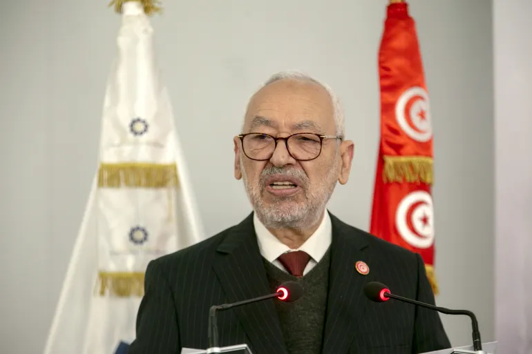 إعادة الغنوشي إلى السجن بعد أسابيع في المستشفى