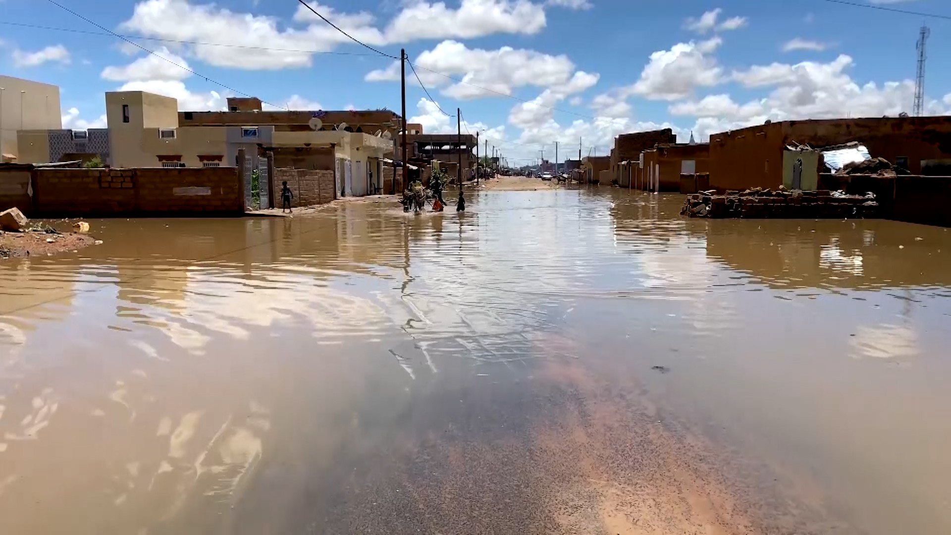 كيهيدي: مفوضية الأمن الغذائي توزع مساعدات غذائية