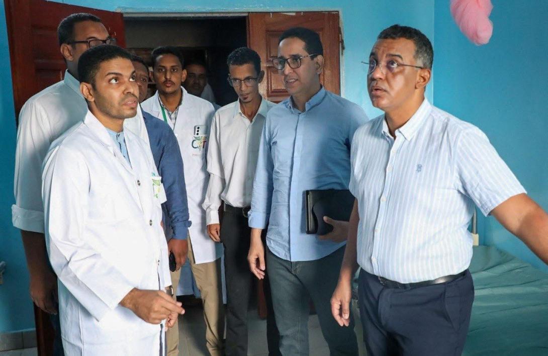 وزير الصحة يتفقد المركز الصحي في تمبدغه ويشدد على تحسين الخدمات وتطوير توزيع الأدوية