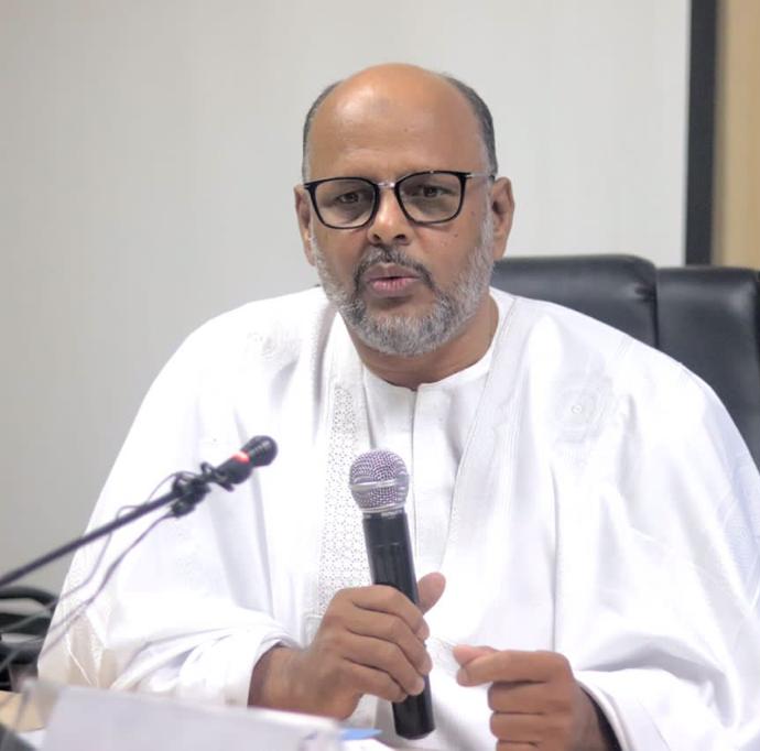ولد منصور: تواصل لم يحترم أهمية التنوع بغض النظر عن الكفاءة