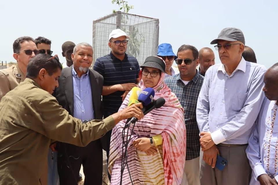 وزيرة البيئة تعاين برنامج التشجير ضمن برنامج تنمية نواكشوط
