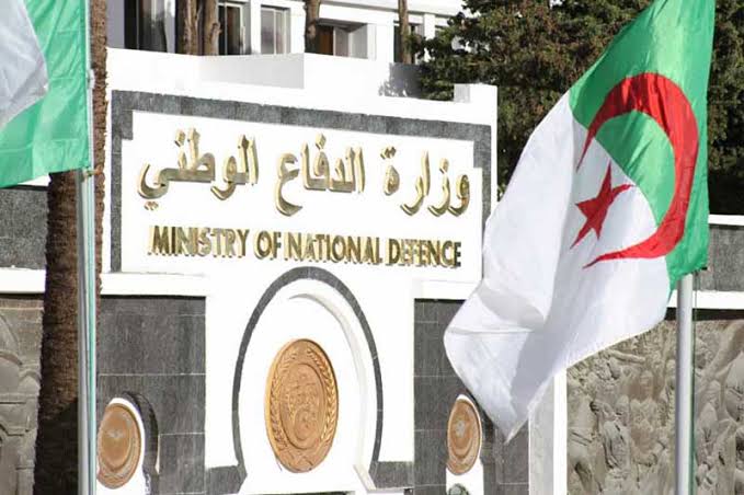 وزارة الدفاع الجزائرية تسقط مسيرة على الحدود مع مالي