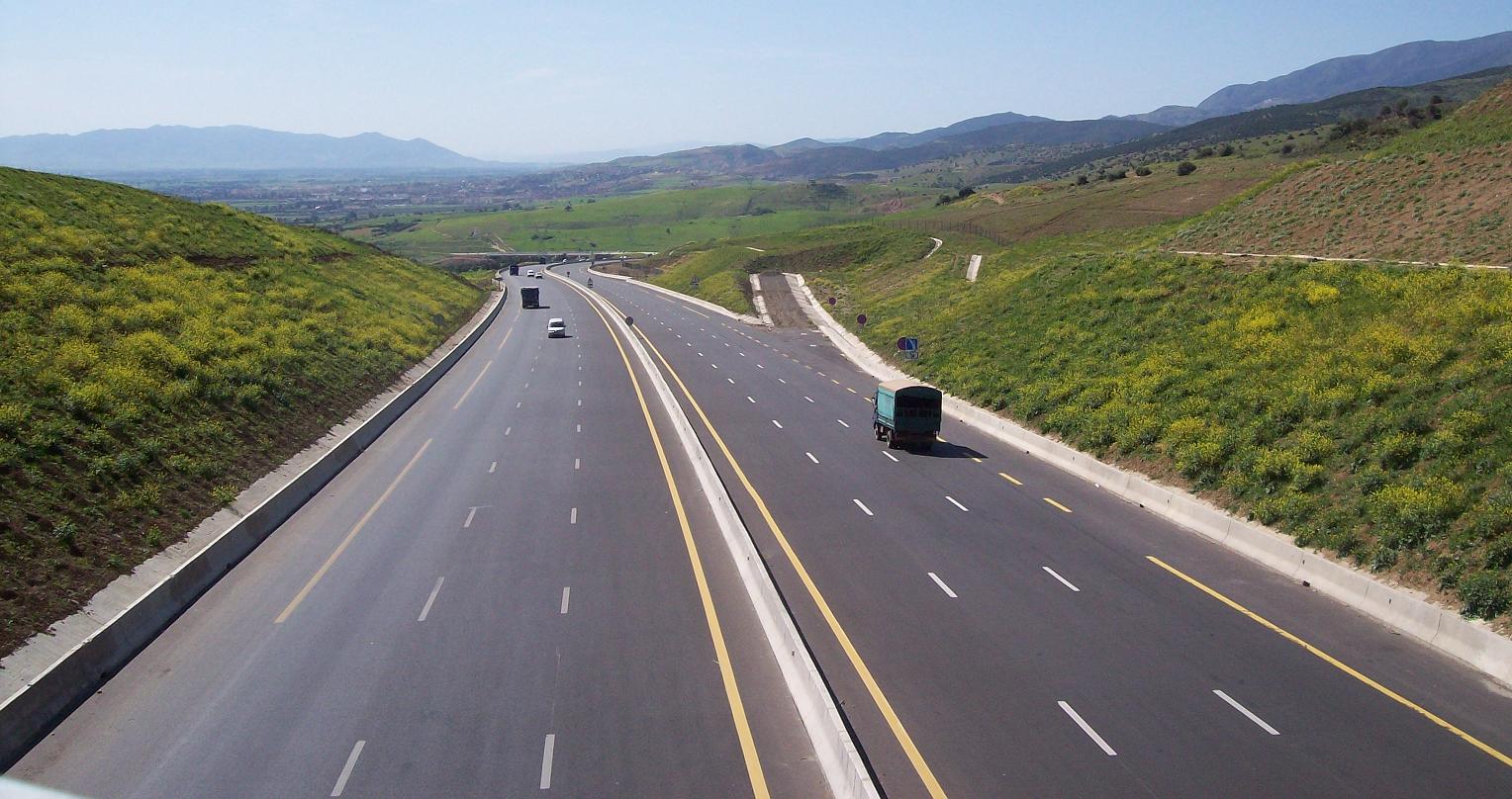 الجزائر: الإعلان عن اكتمال "الطريق السيار شرق ـ غرب" بطول 1216 كلم