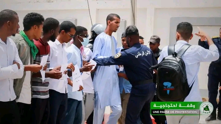 الاتحاد الوطني يحتج رفصا لتأخير صرف منح طلاب التعليم العالي