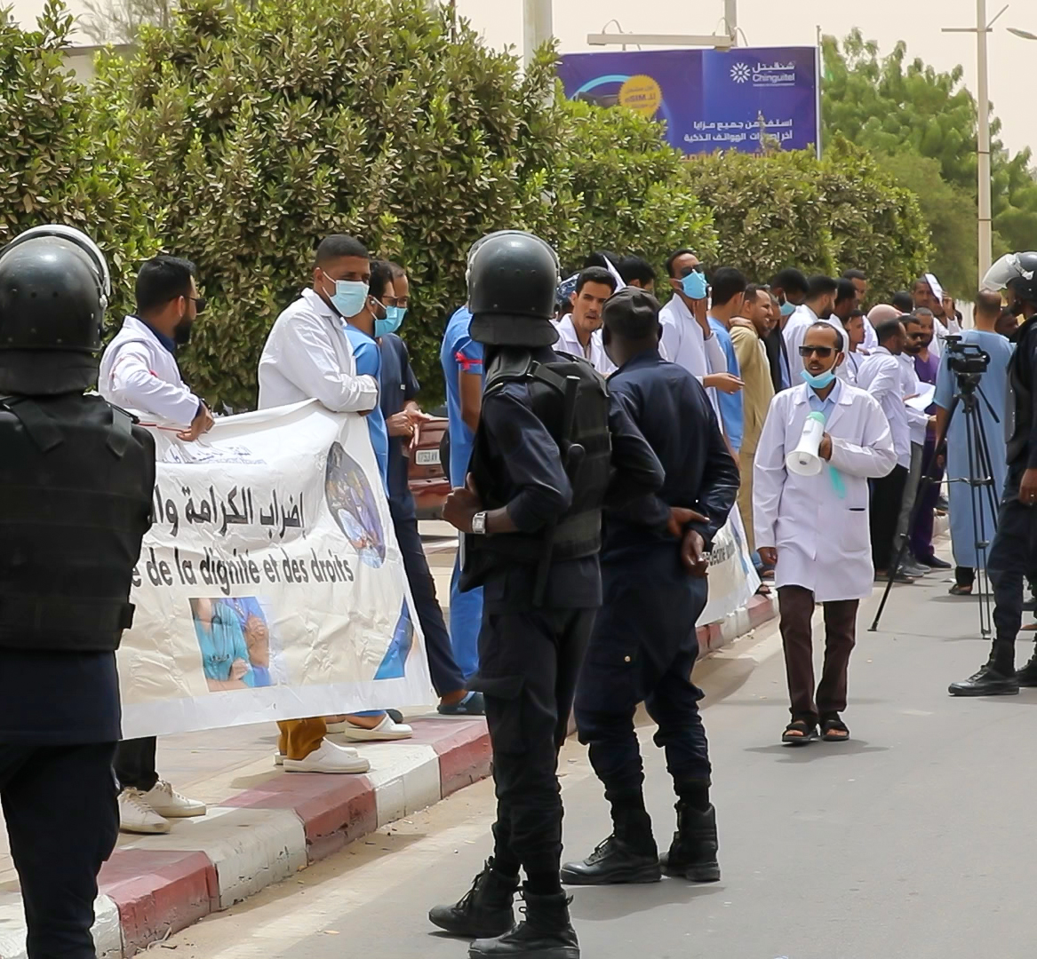 نواكشوط: الاتفاق على تعليق إضراب واعتصام الأطباء المقيمين