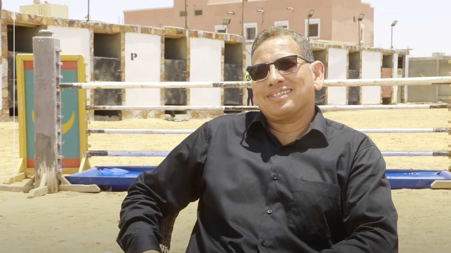 فلسطيني موريتاني روض الخيول كما اندمج في المجتمع