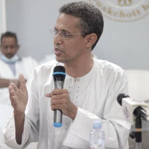 ولد سيدي مولود يندد بمنع بعض النواب من دخول مناطق التنقيب عن الذهب