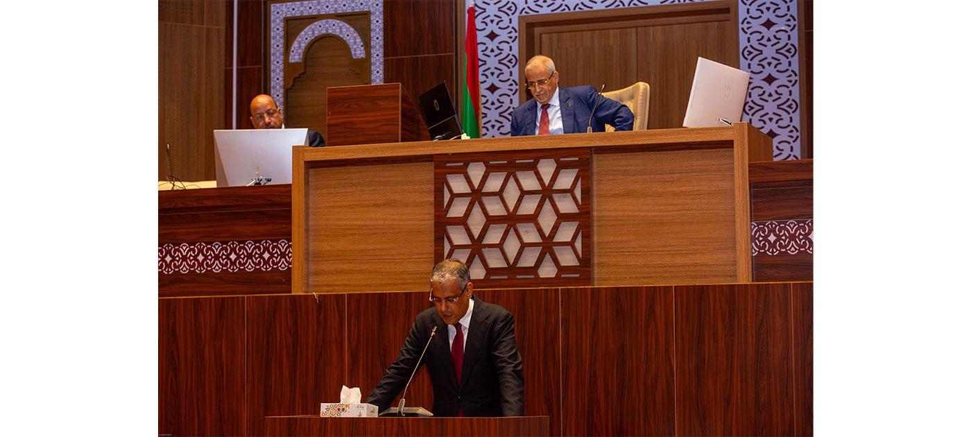وزير الطاقة يستعرض أمام البرلمان إجراءات الحكومة لمعالجة انقطاعات الكهرباء في نواكشوط ومدن الداخل