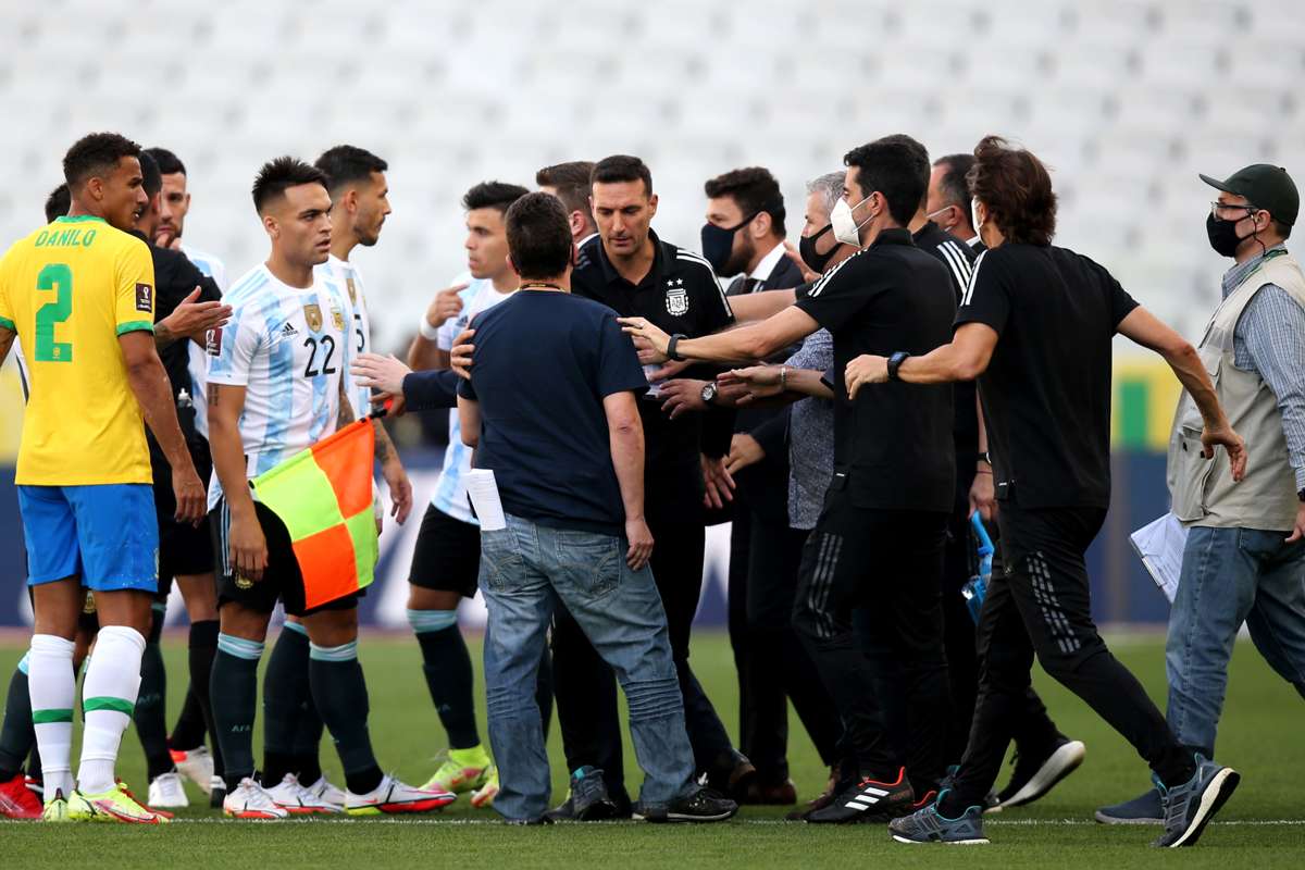 السلطات البرازيلية توقف "كلاسيكو الأرض" بعد دقائق من انطلاقه