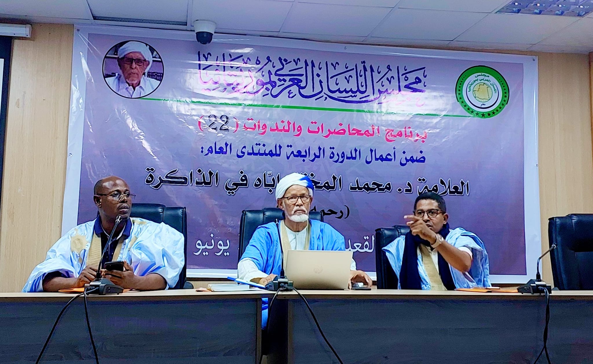 الخليل النحوي: ولد أباه كان شخصية علمية متعددة الأبعاد