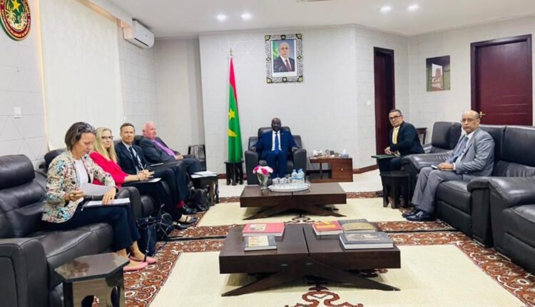 موريتانيا: وزير الخارجية يعقد جلسة مباحثات مع سفراء عدة دول