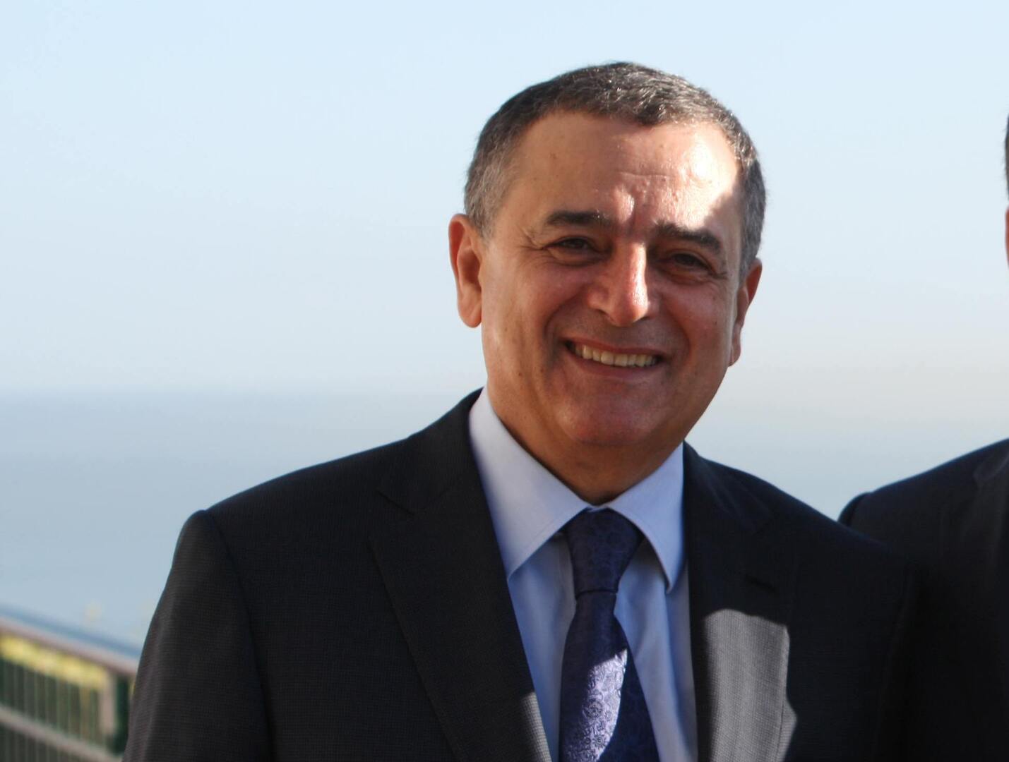 وزير الصناعة الجزائري السابق يطلب من القضاء الفرنسي رفض تسليمه