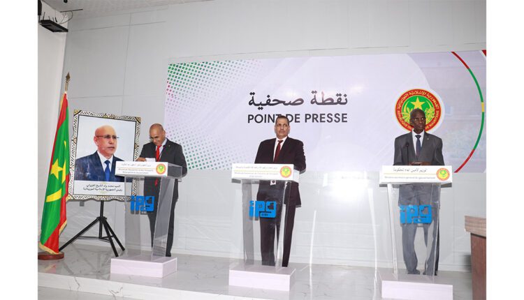 الحكومة : طريق عدل بكرو وآمرج يشهد تقدما في الأعمال لكنه دون المأمول