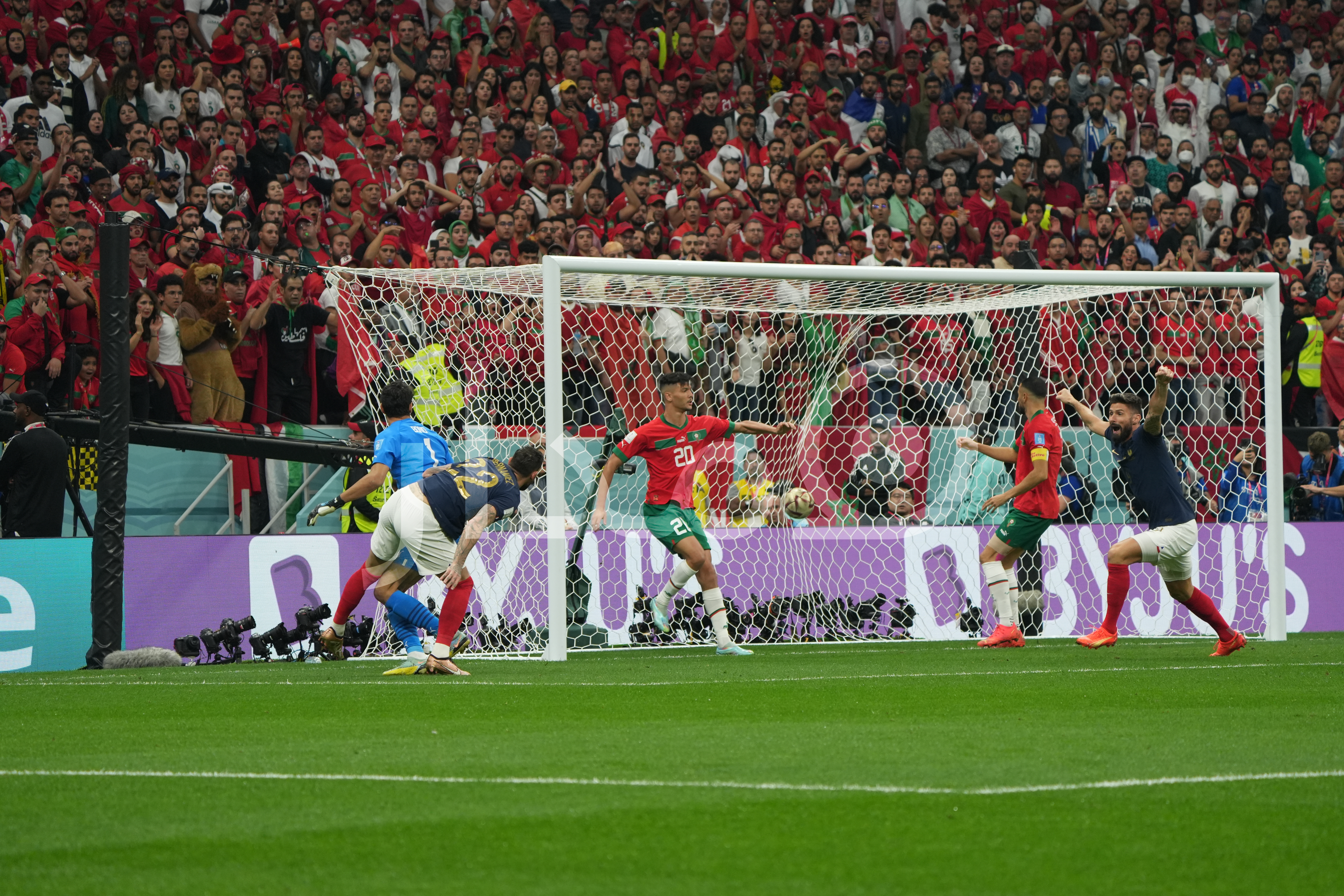 كأس العالم: المنتخب الفرنسي يتأهل لمواجهة نظيره الأرجنتيني في المباراة النهائية