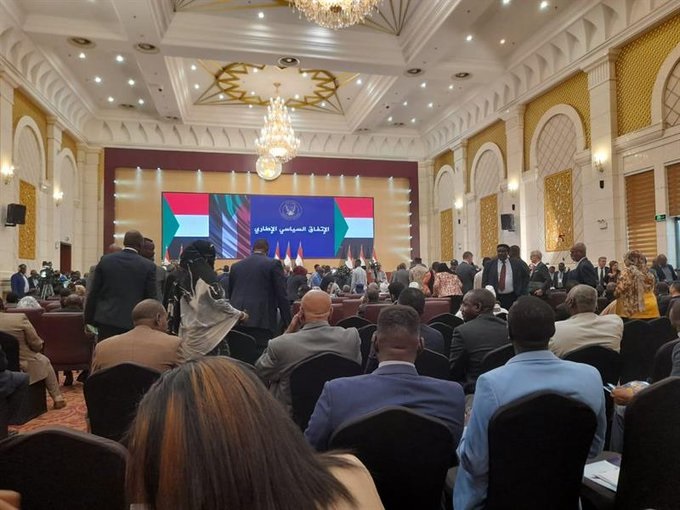 السودان: اتفاق تمهيدي لنقل السلطلة إلى المدنيين