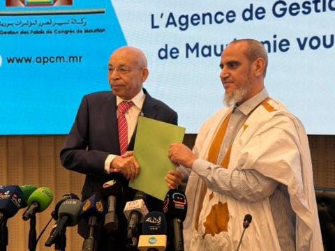 المعارضة تقترح حكومة وحدة وطنية لمتابعة مخرجات الحوار السياسي