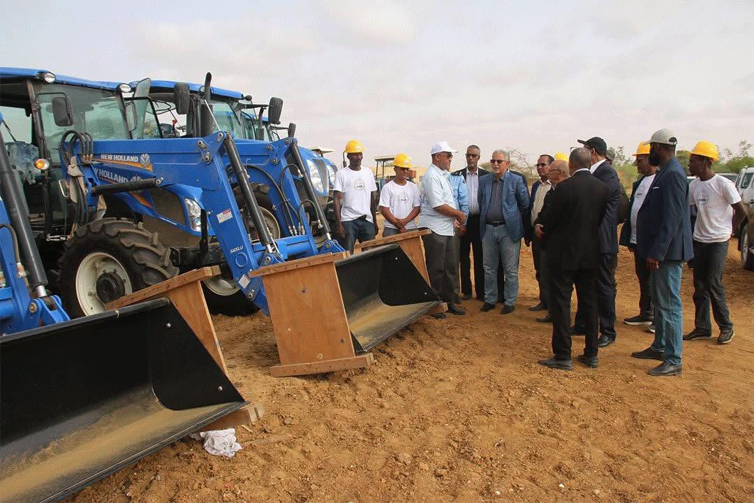 وزير الزراعة يعاين مشاريع زراعية قيد الإنجاز في لبراكنة