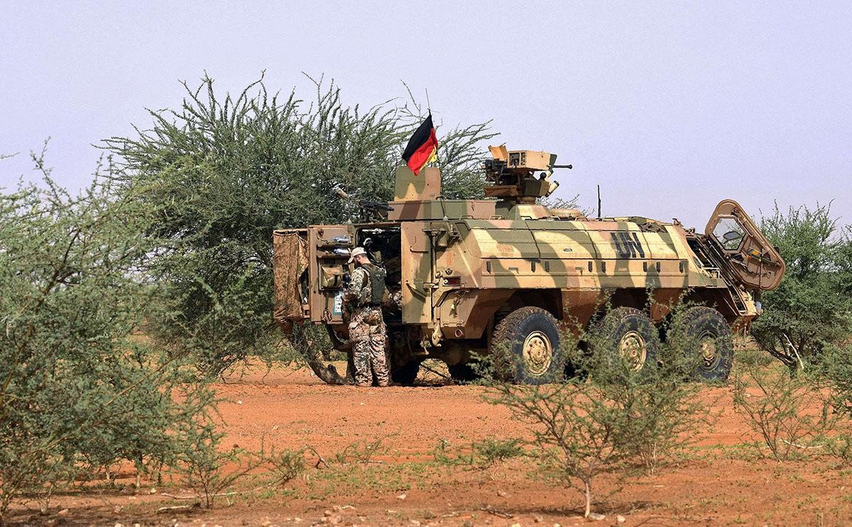 برلين: القوات الألمانية تبدأ الانسحاب من مالي