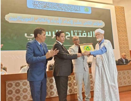 انتخاب الشاعر أحمد ولد الوالد رئيسا لاتحاد الأدباء والكتاب الموريتانيين