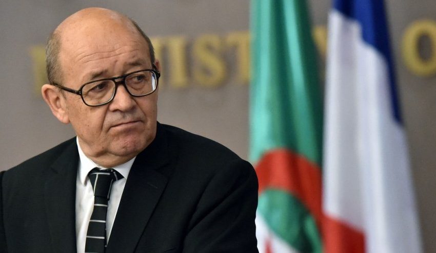  وزيرالخارجية الفرنسي يزور الجزائر  بهدف “إحياء العلاقات” بين البلدين
