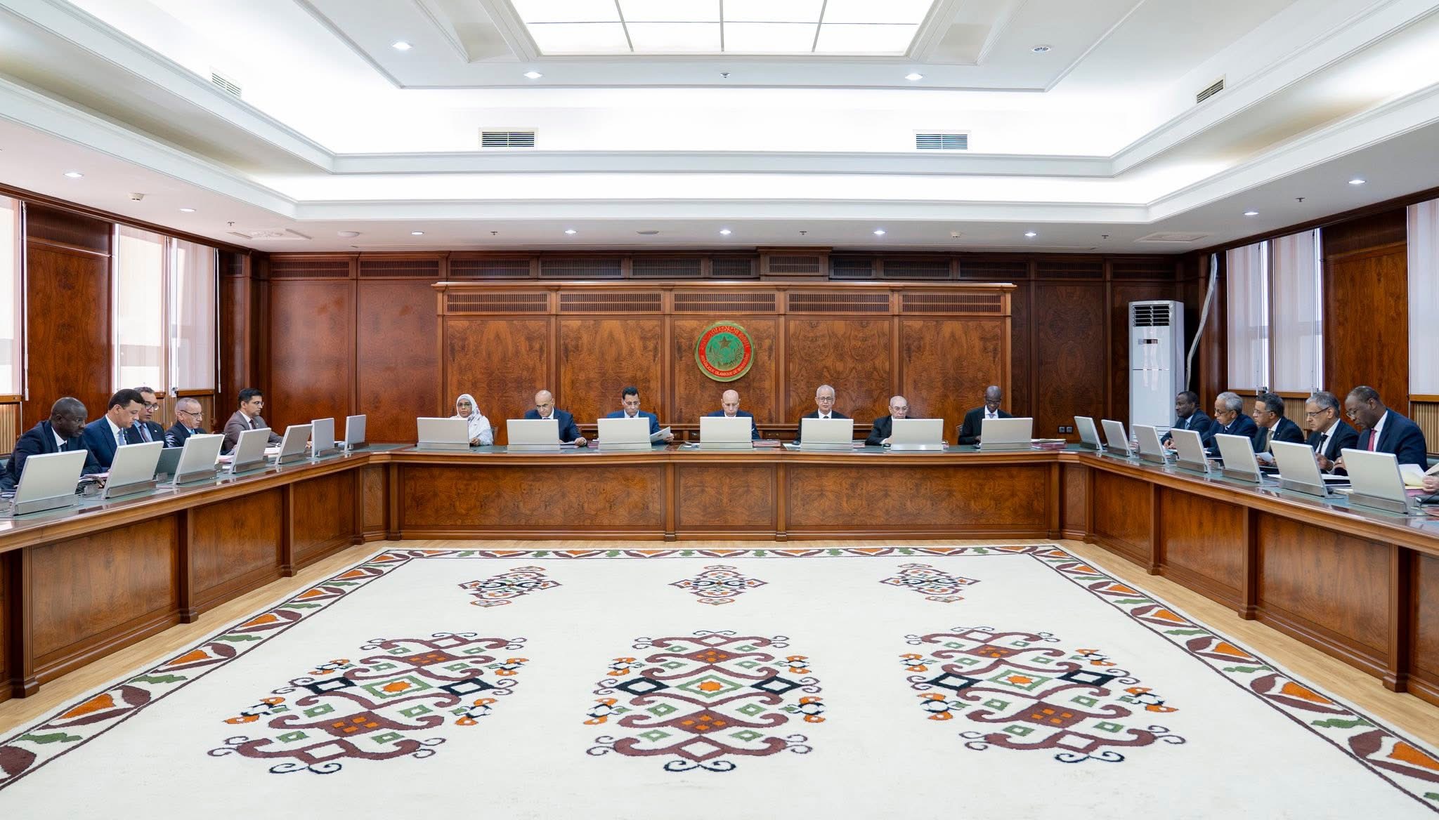 مجلس الوزراء يعتمد خطة لتوحيد جهود التحول الغذائي في البلاد 