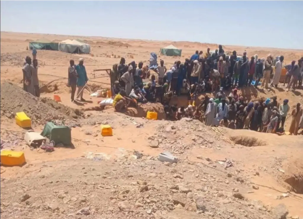 انهيار بئر للتنقيب قرب بير أم اكرين يودي بحياة منقب