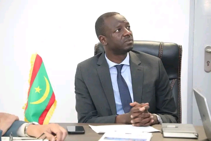 وزير الصحة يبدأ جولة ميدانية للإدارات المركزية ويشدد على ضرورة تحسين الأداء