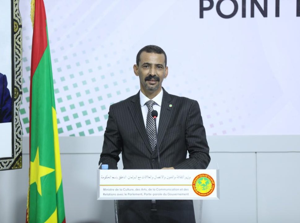 الحكومة: تراجع أسعار المحروقات عالميا سينعكس على السوق المحلية
