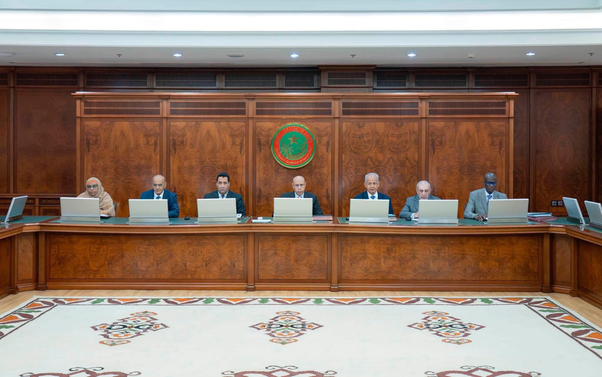 مجلس الوزراء يقر علاوة طبشور وزيادات في رواتب المدرسين ابتداءً من يناير 2026