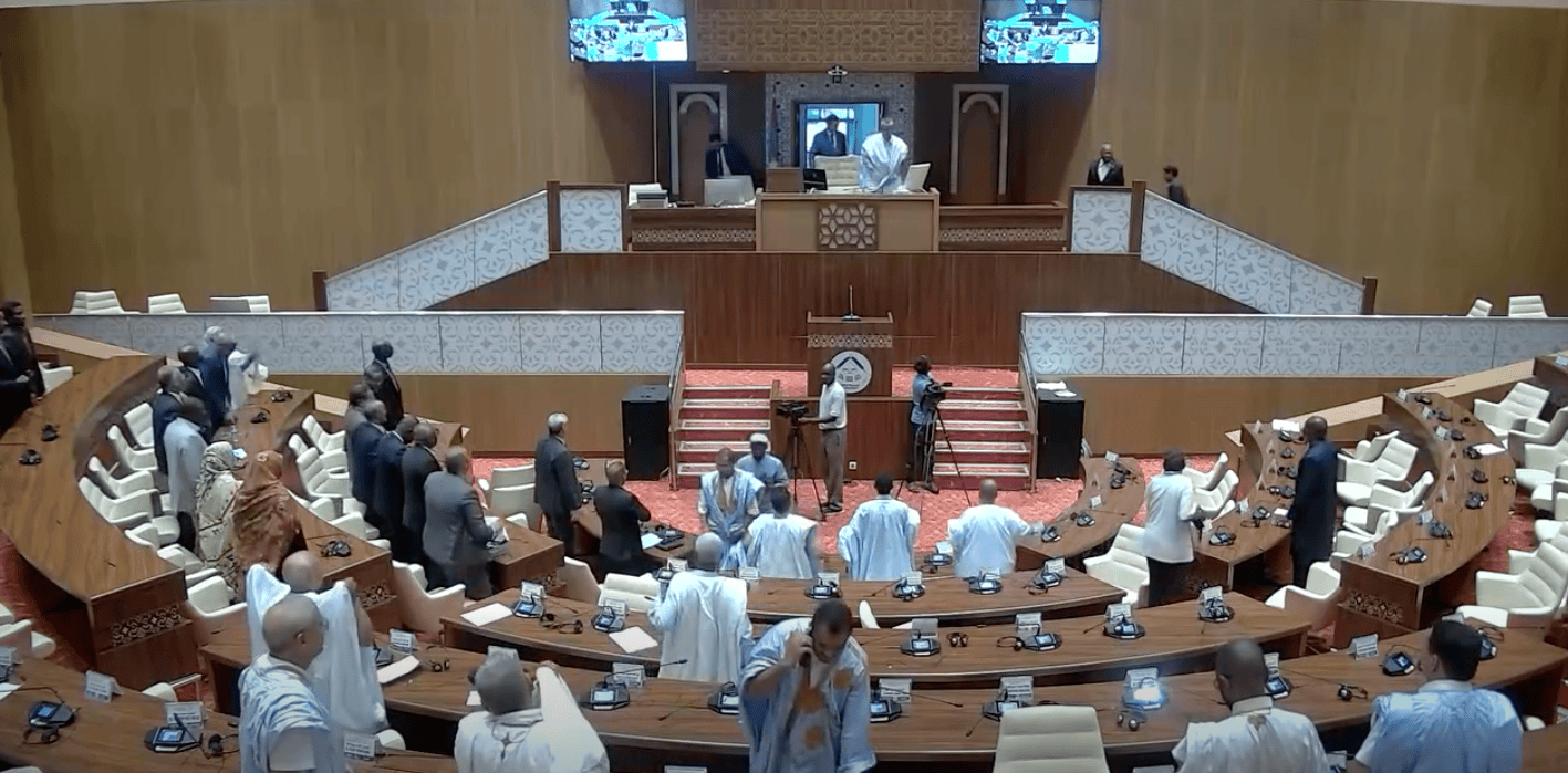البرلمان يقر تعديلات على النظام الأساسي للجمارك