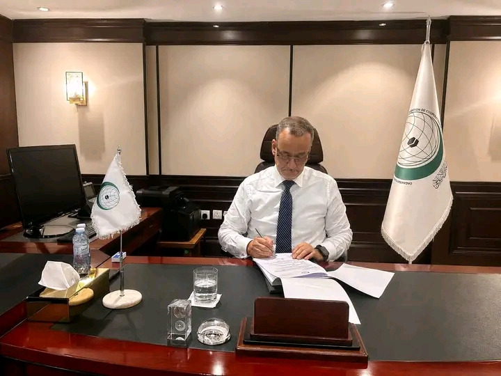 الأمين العام لمنظمة التعاون الإسلامي يباشر مهامه ويصدر أولى قراراته