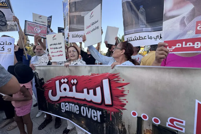 احتجاجات في تونس تطالب برحيل قيس سعيد