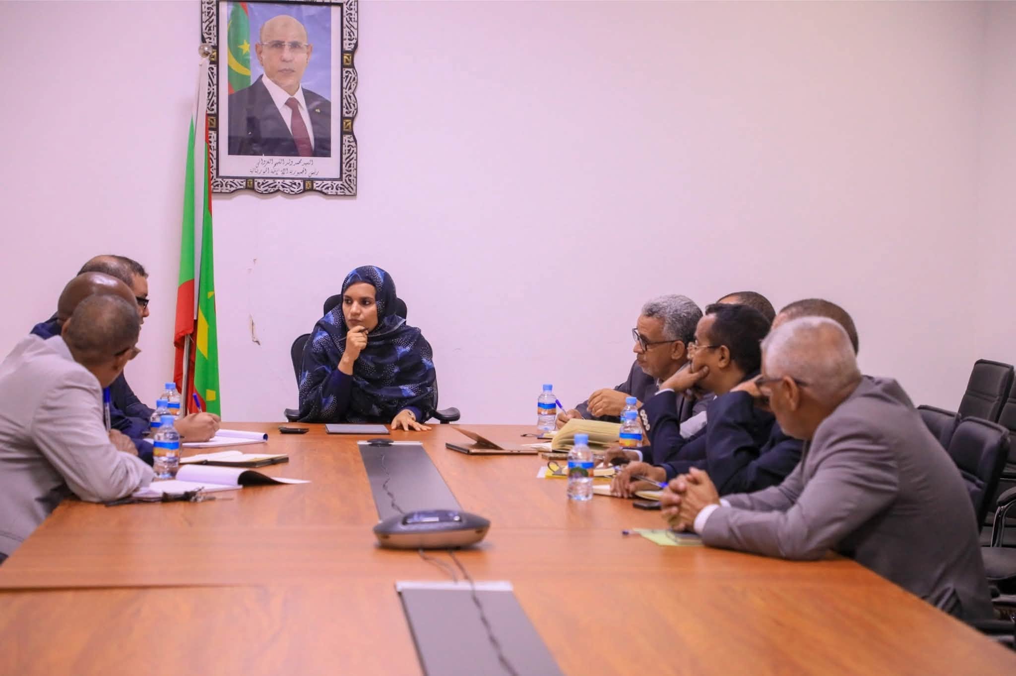 اجتماع بوزارة المياه لمتابعة تنفيذ تعهدات الغزواني بشأن تزويد أكجوجت بالمياه