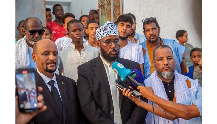 وزير صومالي يتفقد محاظر في نواكشوط ويشيد بالتجربة الموريتانية
