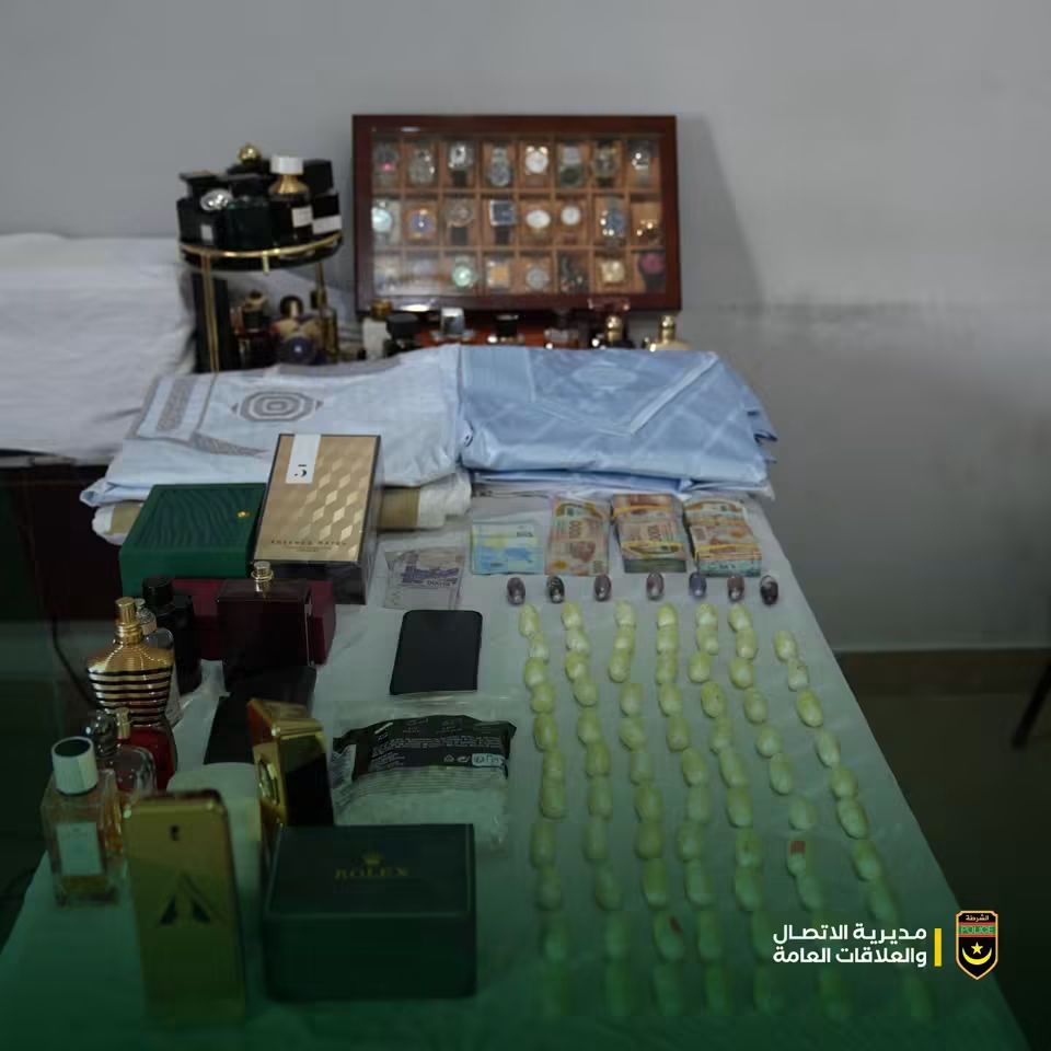 الشرطة تفكك شبكة لتهريب المخدرات وتوقف مشتبها به