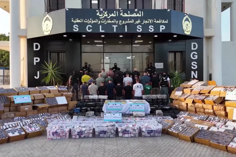 الجزائر تحول ثكنة عسكرية إلى سجن لتجار المخدرات ومروجيها